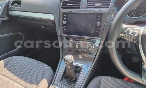 Sayi Na hannu Volkswagen Golf Silver Mota in Peka a Leribe Sayi Na hannu Volkswagen Golf Silver Mota in Peka a Leribe