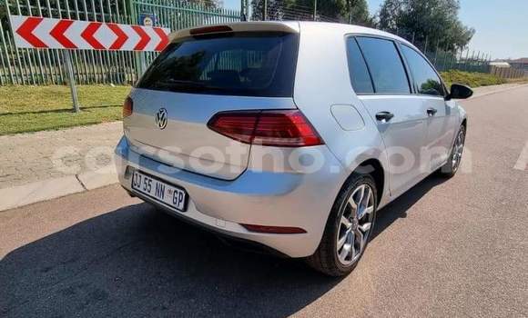 Sayi Na hannu Volkswagen Golf Silver Mota in Peka a Leribe Sayi Na hannu Volkswagen Golf Silver Mota in Peka a Leribe