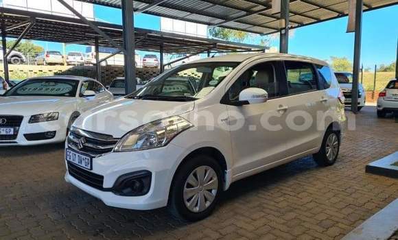 Sayi Na hannu Suzuki Ertiga White Mota in Quthing a Butha-Buthe Sayi Na hannu Suzuki Ertiga White Mota in Quthing a Butha-Buthe