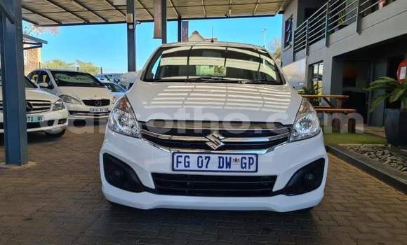 Sayi Na hannu Suzuki Ertiga White Mota in Quthing a Butha-Buthe Sayi Na hannu Suzuki Ertiga White Mota in Quthing a Butha-Buthe