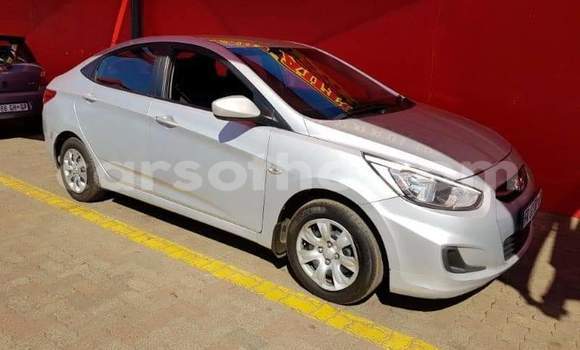 Acheter Occasion Voiture Hyundai Accent Gris à Import - Dubai, Maseru Acheter Occasion Voiture Hyundai Accent Gris à Import - Dubai, Maseru
