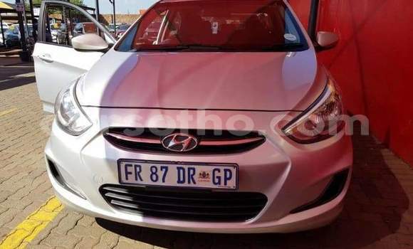 Acheter Occasion Voiture Hyundai Accent Gris à Import - Dubai, Maseru Acheter Occasion Voiture Hyundai Accent Gris à Import - Dubai, Maseru