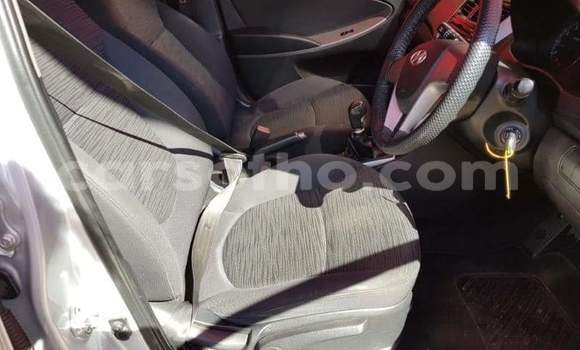 Acheter Occasion Voiture Hyundai Accent Gris à Import - Dubai, Maseru Acheter Occasion Voiture Hyundai Accent Gris à Import - Dubai, Maseru