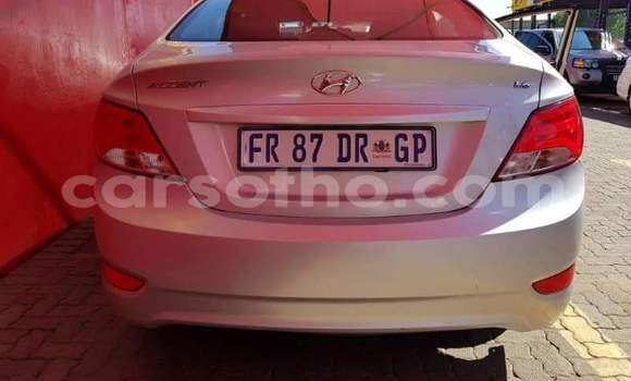 Acheter Occasion Voiture Hyundai Accent Gris à Import - Dubai, Maseru Acheter Occasion Voiture Hyundai Accent Gris à Import - Dubai, Maseru