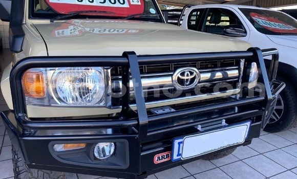 اشتري مستعمل Toyota Land Cruiser Beige سيارة في Maseru في Maseru اشتري مستعمل Toyota Land Cruiser Beige سيارة في Maseru في Maseru