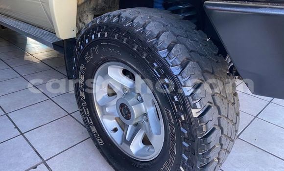 اشتري مستعمل Toyota Land Cruiser Beige سيارة في Maseru في Maseru اشتري مستعمل Toyota Land Cruiser Beige سيارة في Maseru في Maseru