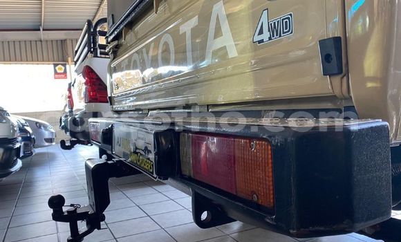 اشتري مستعمل Toyota Land Cruiser Beige سيارة في Maseru في Maseru اشتري مستعمل Toyota Land Cruiser Beige سيارة في Maseru في Maseru