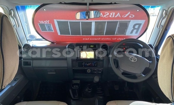اشتري مستعمل Toyota Land Cruiser Beige سيارة في Maseru في Maseru اشتري مستعمل Toyota Land Cruiser Beige سيارة في Maseru في Maseru