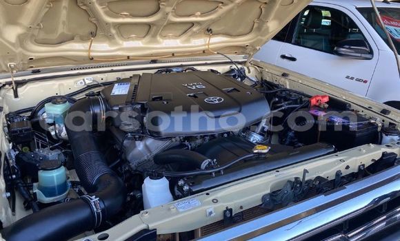 اشتري مستعمل Toyota Land Cruiser Beige سيارة في Maseru في Maseru اشتري مستعمل Toyota Land Cruiser Beige سيارة في Maseru في Maseru
