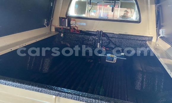 اشتري مستعمل Toyota Land Cruiser Beige سيارة في Maseru في Maseru اشتري مستعمل Toyota Land Cruiser Beige سيارة في Maseru في Maseru