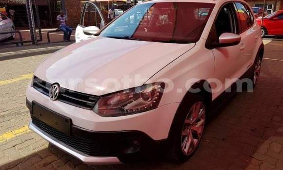 Sayi Na hannu Volkswagen Polo White Mota in Thaba–Tseka a Mafeteng Sayi Na hannu Volkswagen Polo White Mota in Thaba–Tseka a Mafeteng