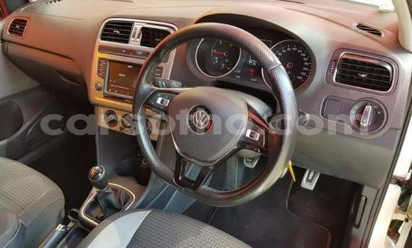 Sayi Na hannu Volkswagen Polo White Mota in Thaba–Tseka a Mafeteng Sayi Na hannu Volkswagen Polo White Mota in Thaba–Tseka a Mafeteng