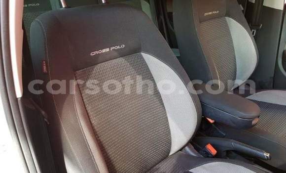 Sayi Na hannu Volkswagen Polo White Mota in Thaba–Tseka a Mafeteng Sayi Na hannu Volkswagen Polo White Mota in Thaba–Tseka a Mafeteng