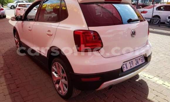 Sayi Na hannu Volkswagen Polo White Mota in Thaba–Tseka a Mafeteng Sayi Na hannu Volkswagen Polo White Mota in Thaba–Tseka a Mafeteng