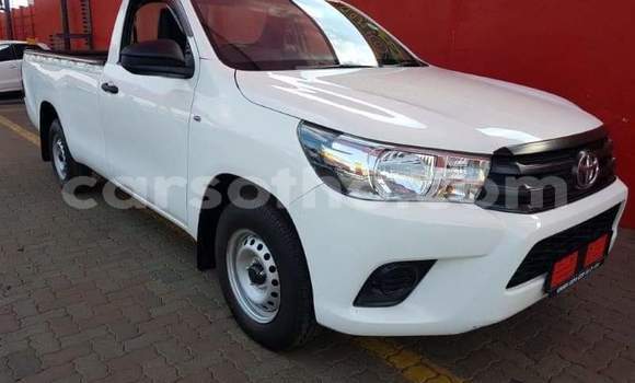 اشتري مستعمل Toyota Hilux White سيارة في Teyateyaneng في Berea اشتري مستعمل Toyota Hilux White سيارة في Teyateyaneng في Berea