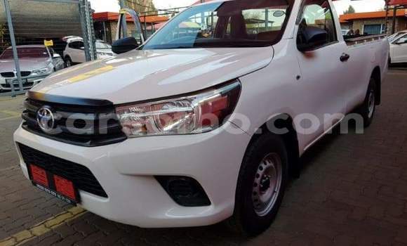 اشتري مستعمل Toyota Hilux White سيارة في Teyateyaneng في Berea اشتري مستعمل Toyota Hilux White سيارة في Teyateyaneng في Berea