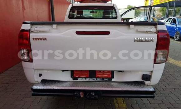 اشتري مستعمل Toyota Hilux White سيارة في Teyateyaneng في Berea اشتري مستعمل Toyota Hilux White سيارة في Teyateyaneng في Berea