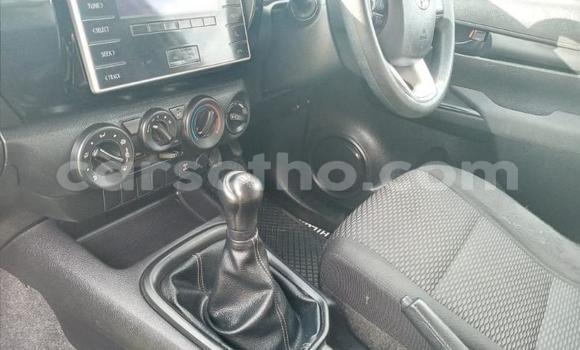 اشتري مستعمل Toyota Hilux White سيارة في Hlotse في Leribe اشتري مستعمل Toyota Hilux White سيارة في Hlotse في Leribe