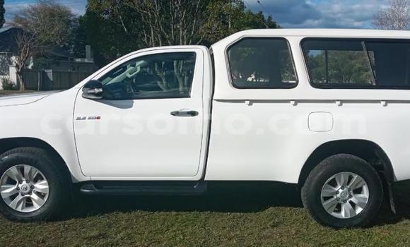 اشتري مستعمل Toyota Hilux White سيارة في Hlotse في Leribe اشتري مستعمل Toyota Hilux White سيارة في Hlotse في Leribe
