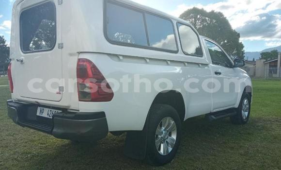 اشتري مستعمل Toyota Hilux White سيارة في Hlotse في Leribe اشتري مستعمل Toyota Hilux White سيارة في Hlotse في Leribe