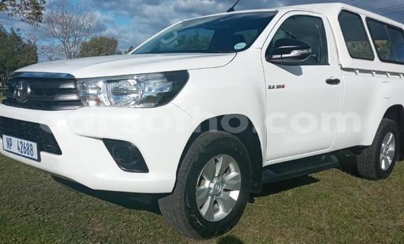 اشتري مستعمل Toyota Hilux White سيارة في Hlotse في Leribe اشتري مستعمل Toyota Hilux White سيارة في Hlotse في Leribe