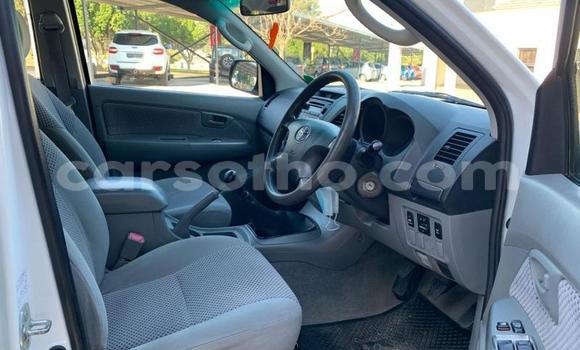 اشتري مستعمل Toyota Hilux White سيارة في Mafeteng في Mafeteng اشتري مستعمل Toyota Hilux White سيارة في Mafeteng في Mafeteng