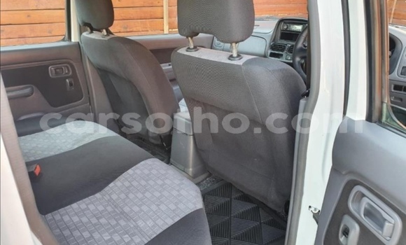 Acheter Occasion Voiture Nissan Hardbody Blanc à Maseru, Maseru Acheter Occasion Voiture Nissan Hardbody Blanc à Maseru, Maseru