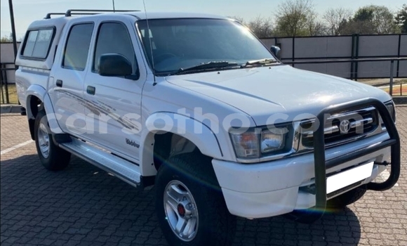 Acheter Occasion Voiture Toyota Hilux Blanc à Thaba–Tseka, Mafeteng Acheter Occasion Voiture Toyota Hilux Blanc à Thaba–Tseka, Mafeteng