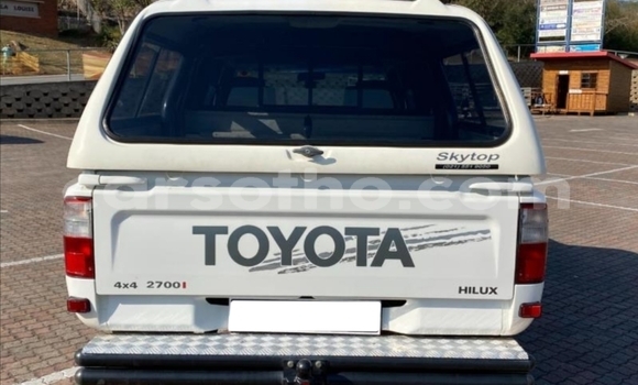 Acheter Occasion Voiture Toyota Hilux Blanc à Thaba–Tseka, Mafeteng Acheter Occasion Voiture Toyota Hilux Blanc à Thaba–Tseka, Mafeteng