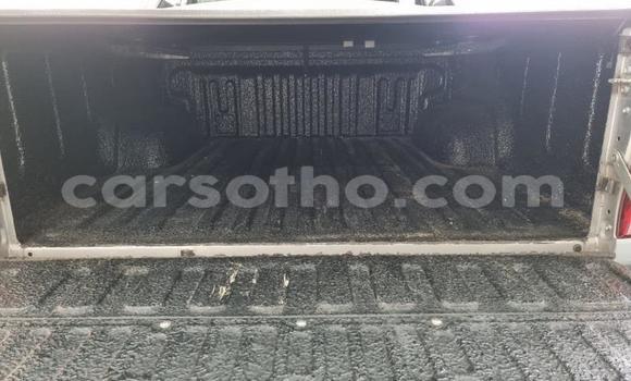 Sayi Na hannu Toyota Hilux Silver Mota in Maseru a Maseru Sayi Na hannu Toyota Hilux Silver Mota in Maseru a Maseru