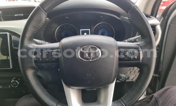 Sayi Na hannu Toyota Hilux Silver Mota in Maseru a Maseru Sayi Na hannu Toyota Hilux Silver Mota in Maseru a Maseru
