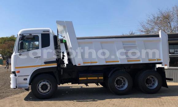 اشتري مستعمل Nissan UD White شاحنة في Maseru في Maseru اشتري مستعمل Nissan UD White شاحنة في Maseru في Maseru