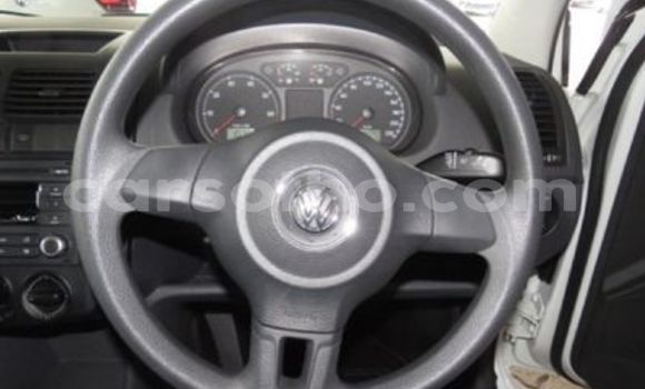 Sayi Na hannu Volkswagen Polo White Mota in Maseru a Maseru Sayi Na hannu Volkswagen Polo White Mota in Maseru a Maseru