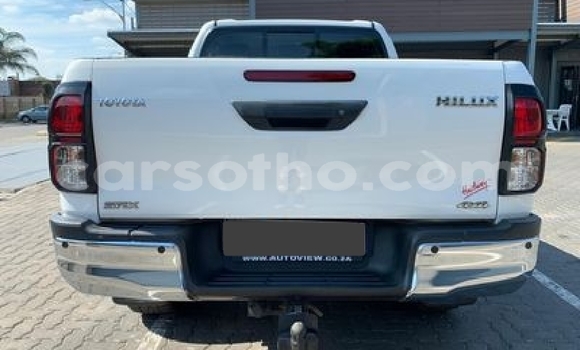 Buy Used Toyota Hilux White Car in Maseru in Maseru Buy Used Toyota Hilux White Car in Maseru in Maseru