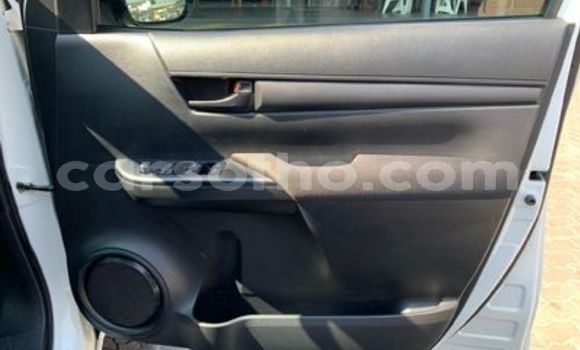Buy Used Toyota Hilux White Car in Maseru in Maseru Buy Used Toyota Hilux White Car in Maseru in Maseru