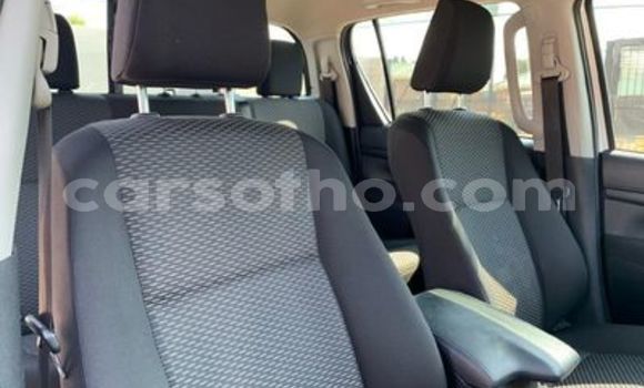 Buy Used Toyota Hilux White Car in Maseru in Maseru Buy Used Toyota Hilux White Car in Maseru in Maseru