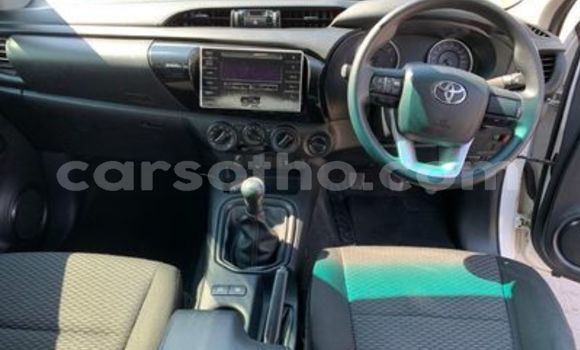 Buy Used Toyota Hilux White Car in Maseru in Maseru Buy Used Toyota Hilux White Car in Maseru in Maseru
