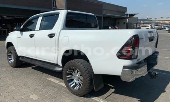 Buy Used Toyota Hilux White Car in Maseru in Maseru Buy Used Toyota Hilux White Car in Maseru in Maseru