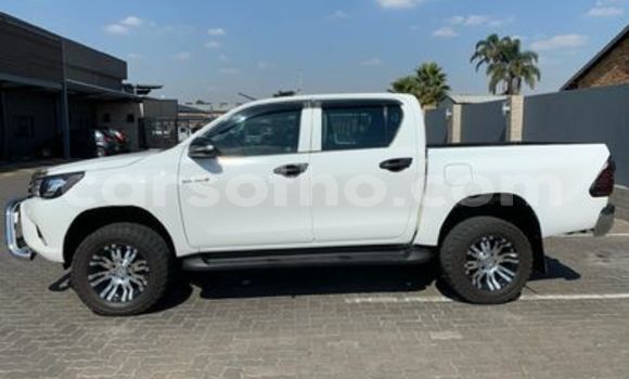Buy Used Toyota Hilux White Car in Maseru in Maseru Buy Used Toyota Hilux White Car in Maseru in Maseru