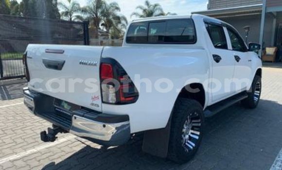 Buy Used Toyota Hilux White Car in Maseru in Maseru Buy Used Toyota Hilux White Car in Maseru in Maseru