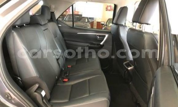 Acheter Occasion Voiture Toyota Fortuner Gris à Maseru, Maseru Acheter Occasion Voiture Toyota Fortuner Gris à Maseru, Maseru