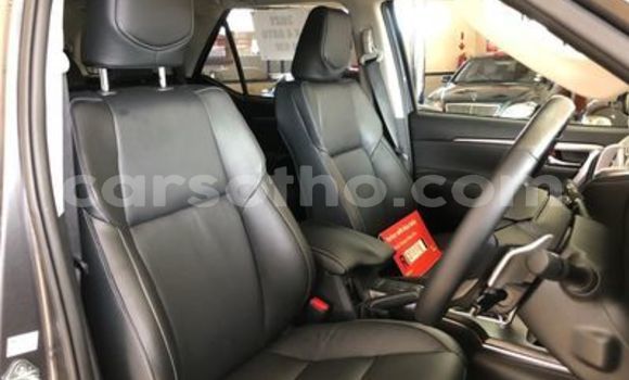 Acheter Occasion Voiture Toyota Fortuner Gris à Maseru, Maseru Acheter Occasion Voiture Toyota Fortuner Gris à Maseru, Maseru