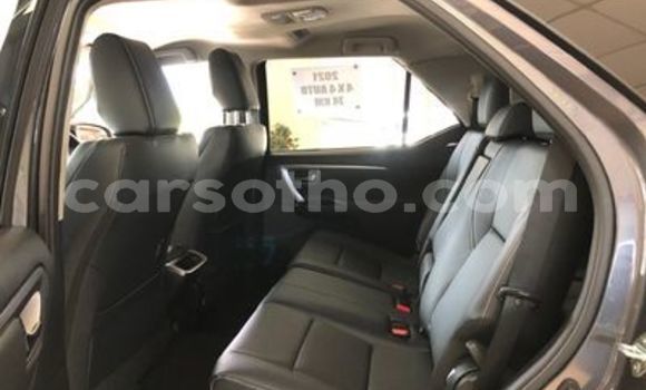 Acheter Occasion Voiture Toyota Fortuner Gris à Maseru, Maseru Acheter Occasion Voiture Toyota Fortuner Gris à Maseru, Maseru