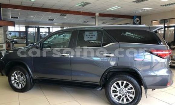 Acheter Occasion Voiture Toyota Fortuner Gris à Maseru, Maseru Acheter Occasion Voiture Toyota Fortuner Gris à Maseru, Maseru