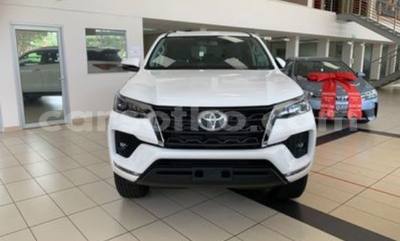 Buy Used Toyota Fortuner White Car in Maseru in Maseru Buy Used Toyota Fortuner White Car in Maseru in Maseru