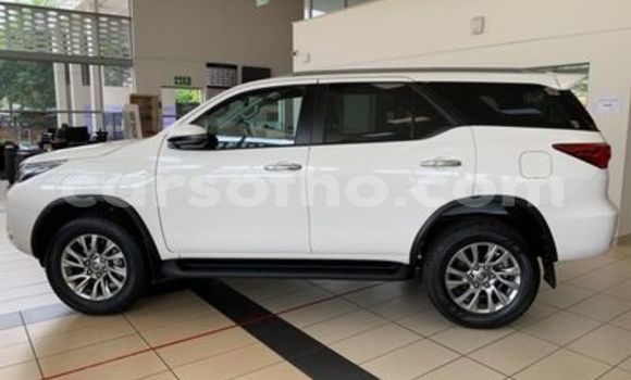 Buy Used Toyota Fortuner White Car in Maseru in Maseru Buy Used Toyota Fortuner White Car in Maseru in Maseru