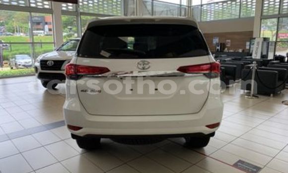 Buy Used Toyota Fortuner White Car in Maseru in Maseru Buy Used Toyota Fortuner White Car in Maseru in Maseru