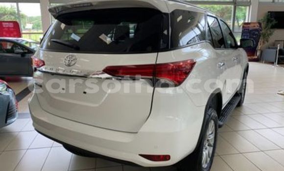 Buy Used Toyota Fortuner White Car in Maseru in Maseru Buy Used Toyota Fortuner White Car in Maseru in Maseru