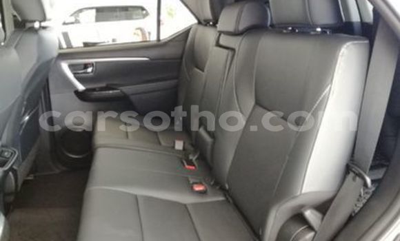 Buy Used Toyota Fortuner White Car in Maseru in Maseru Buy Used Toyota Fortuner White Car in Maseru in Maseru