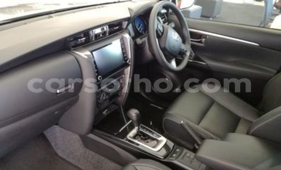 Buy Used Toyota Fortuner White Car in Maseru in Maseru Buy Used Toyota Fortuner White Car in Maseru in Maseru